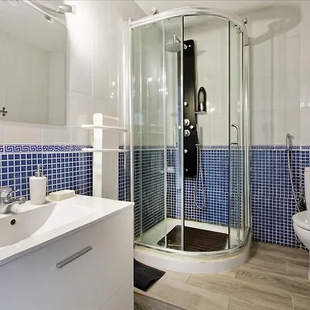 Holiday home Fantastic House With Jacuzzi