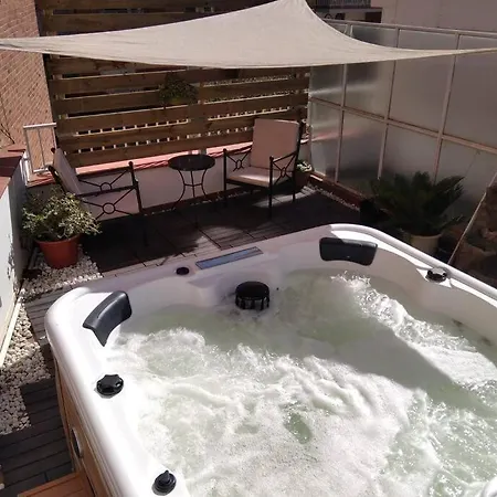 بيت للعطل Fantastic House With Jacuzzi برشلونة